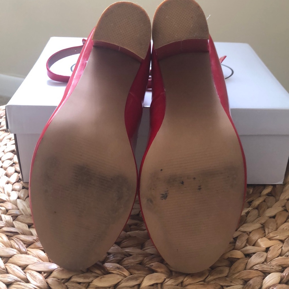 STEVE MADDEN RED SHOES 👠 - Picture 8 of 9